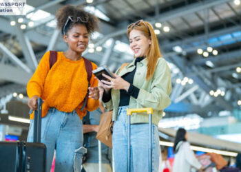 USA Passport Application: What to Wear for a Passport Photo in 2025